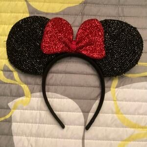 NWOT Disney Classic Black Glitter Knit Ears Red Bow Ears Lightweight Headband